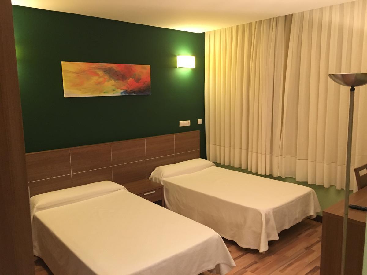 Hotel Area De Servicio Los Chopos Villaherreros Ngoại thất bức ảnh