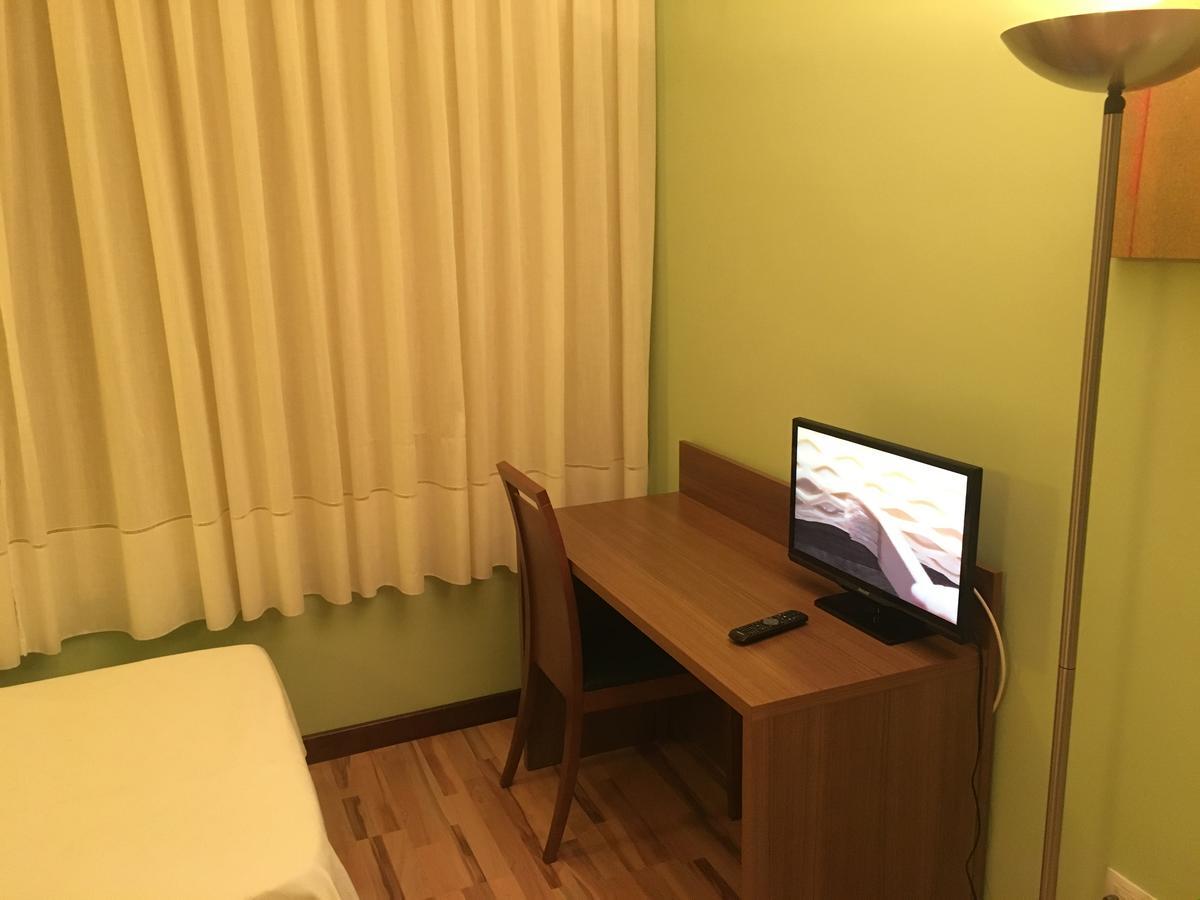 Hotel Area De Servicio Los Chopos Villaherreros Ngoại thất bức ảnh
